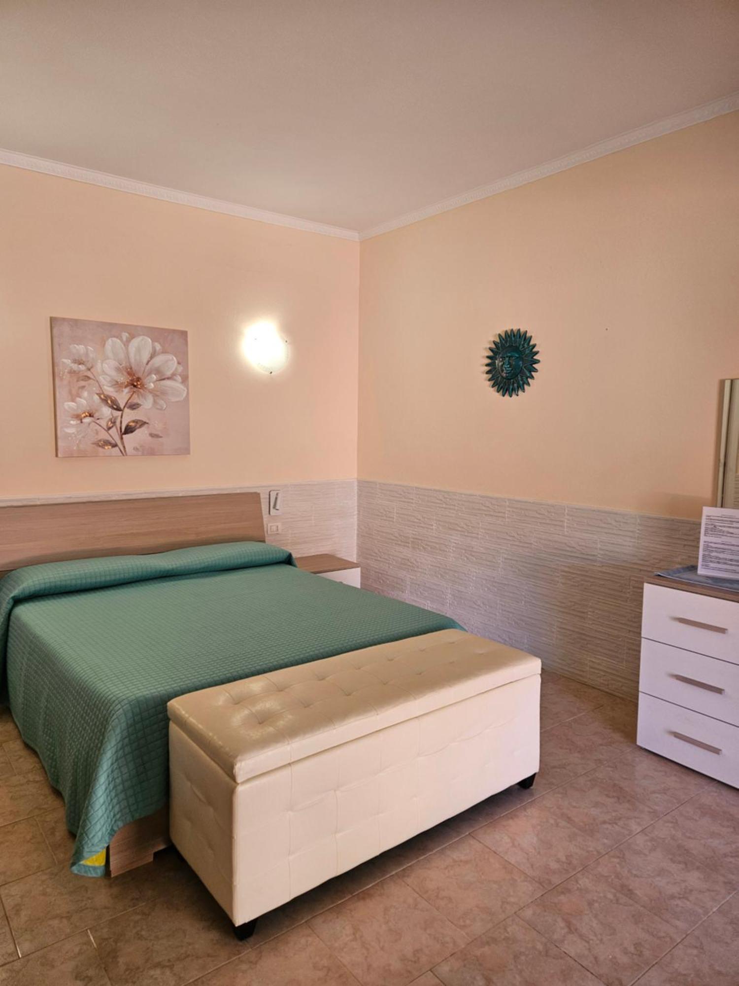 La Rosa Dei Venti B&B Chia Luaran gambar