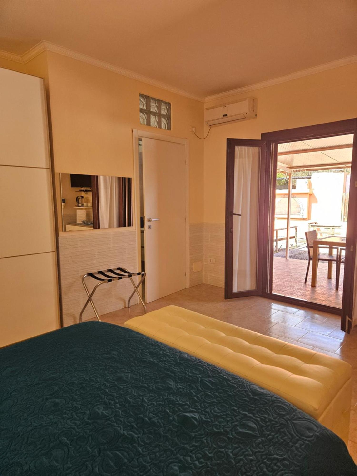 La Rosa Dei Venti B&B Chia Luaran gambar